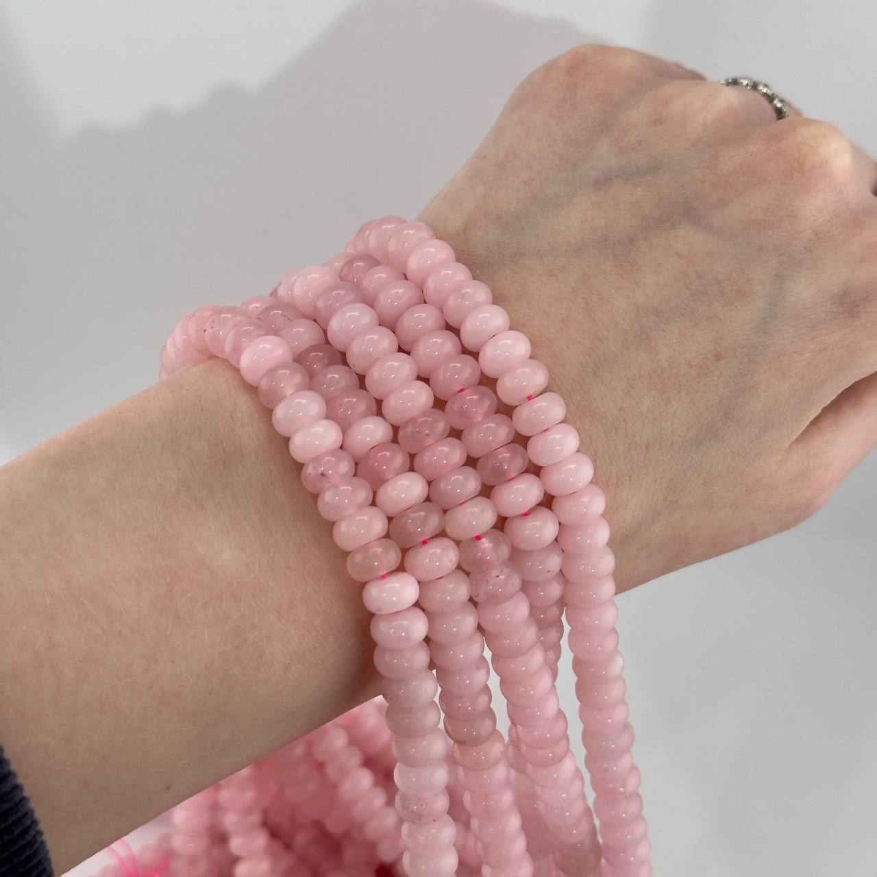 Бусины Халцедон размер 8*4мм натуральный камень